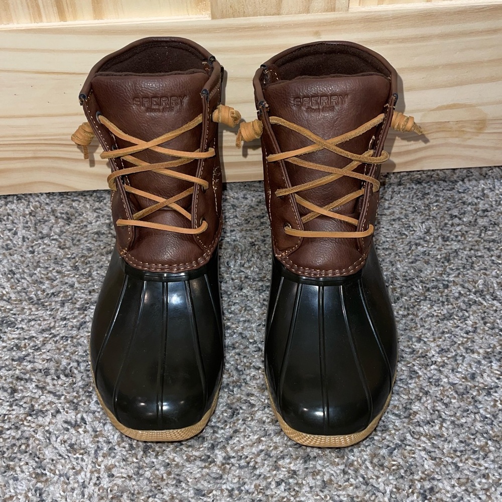 Saltwater Girls Sperry Boots Size 6